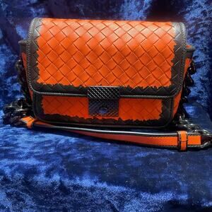 Bottega Veneta Orange Shoulder bag with COA